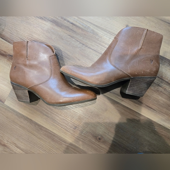 Womens Frye Boots - Picture 2 of 5